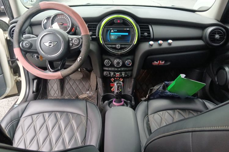 Used MINI 2018 1.5T ONE Five-Door Edition Center Console