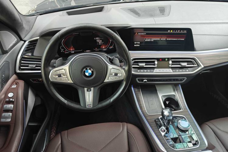 Used BMW X5 2022 Restyled xDrive 40Li Luxury Edition M Sport Package Interior 2