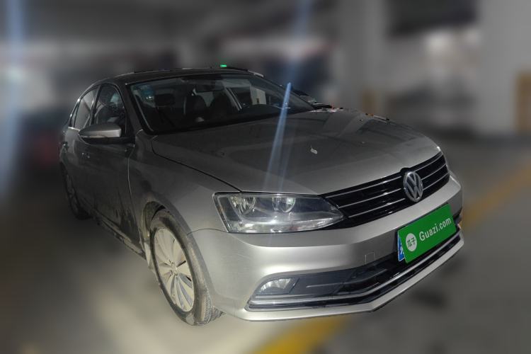 Used Volkswagen Sagitar 2017 230TSI Automatic Comfort Version Front Right 45 Deg