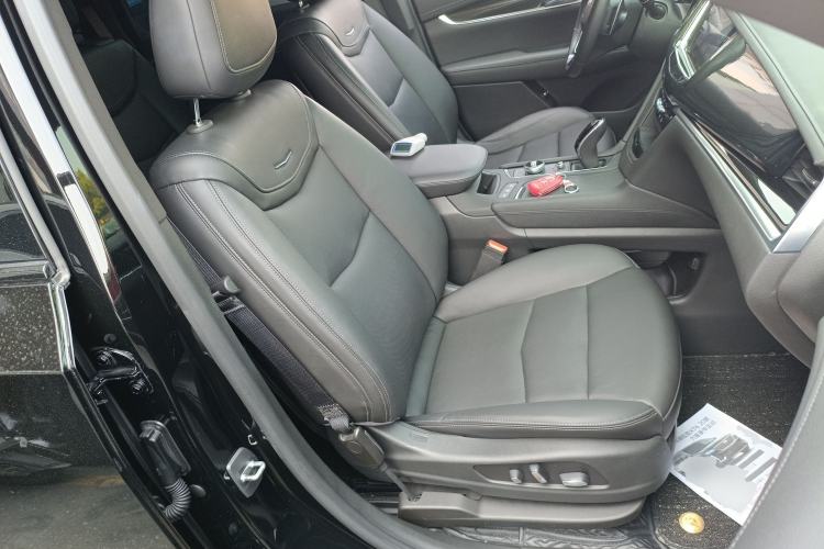 Used Cadillac XT6 2020 28T Six-Seater Luxury Sporty Enjoy-the-Comfort Safety Edition Right Front Seat