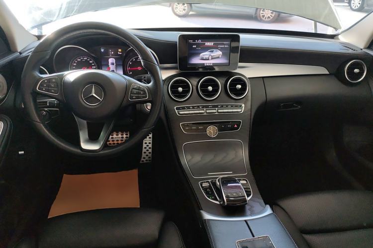 Used Mercedes-Benz C-Class 2018 C 200 L Sport Edition Center Console