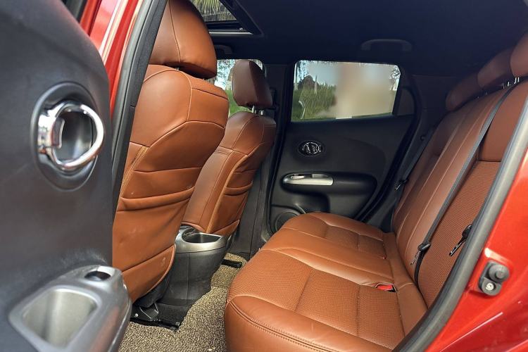 Used Infiniti ESQ 2014 1.6L Spontaneous Edition
