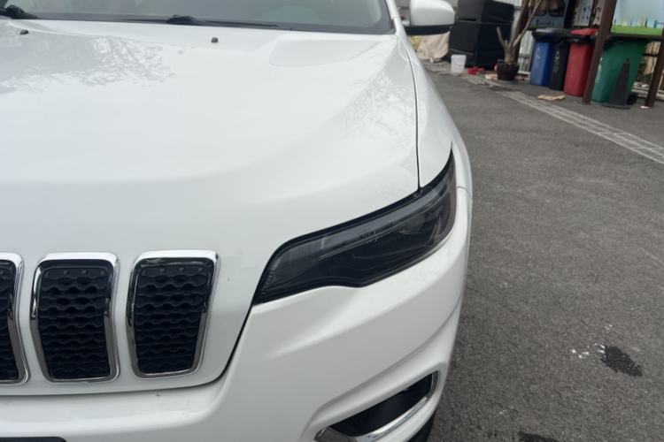 Used Jeep Cherokee 2019 2.0T Two-Wheel Drive Smart Enjoyment Version China V