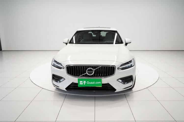Used Volvo S60 2026 Model B4 Zhiyi Luxury Edition Front