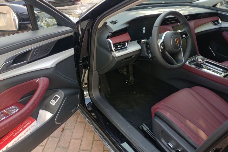 Used Hongqi H5 2025 2.0T Automatic Flag Edition – 500 000 Units Commemorative Version
