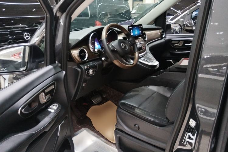 Used Mercedes-Benz V-Class 2020 V 260 L Long-wheelbase Luxury Edition Driver Seat