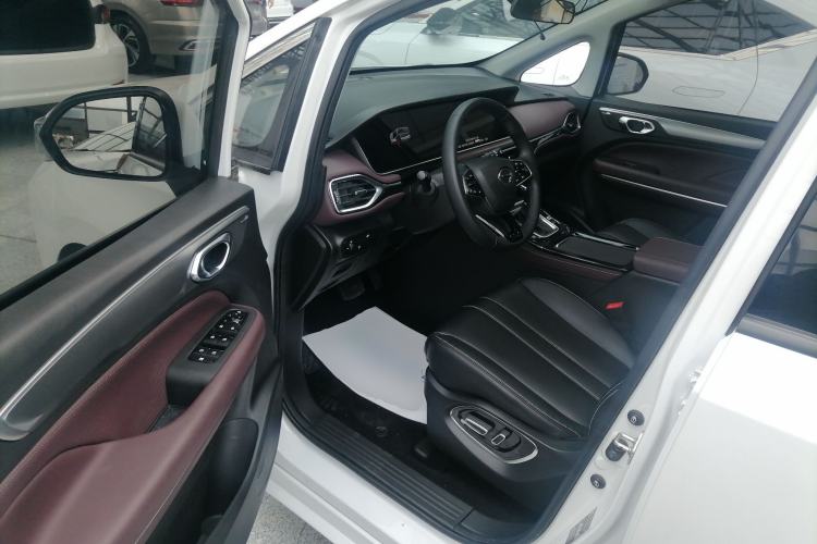 Used GAC Trumpchi M6 2023 PRO 270T DCT Luxury Edition
