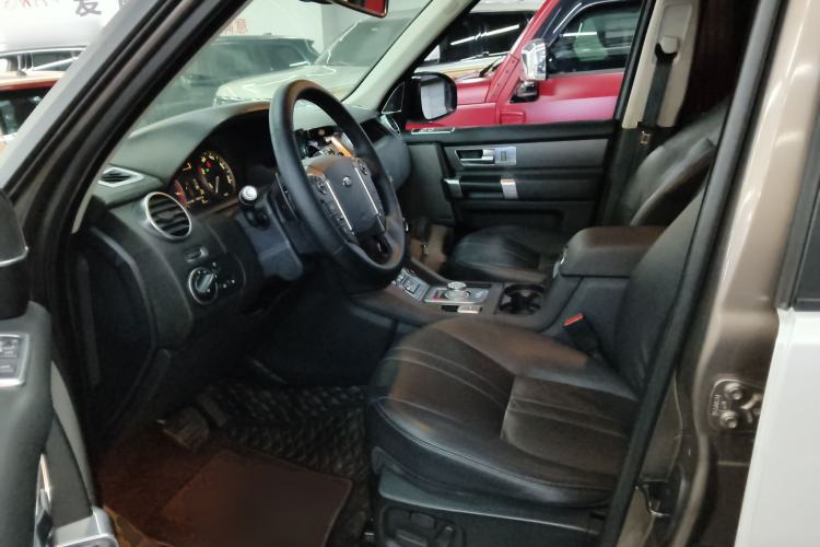 Used Land Rover Discovery 2015 3.0 SC V6 SE Left Front Seat