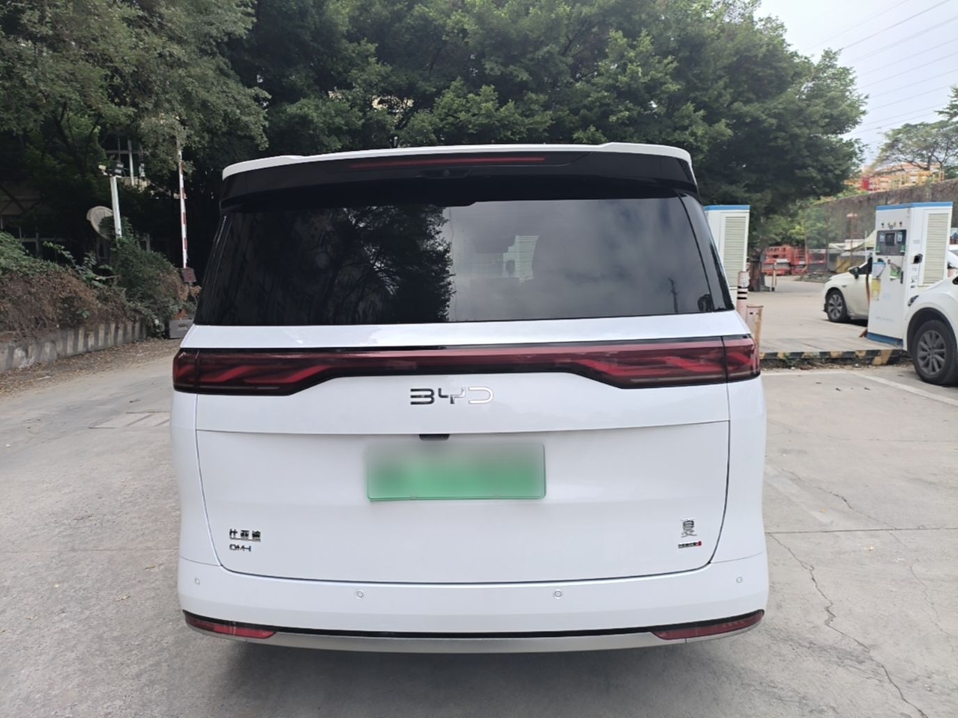 BYD Xia 2026 DM-i 1.5T 218KM Excellence Edition — снимка 5