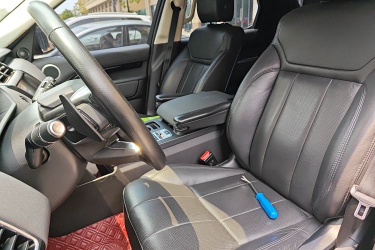 Used Land Rover Discovery 2017 3.0 SC V6 SE Left Front Seat