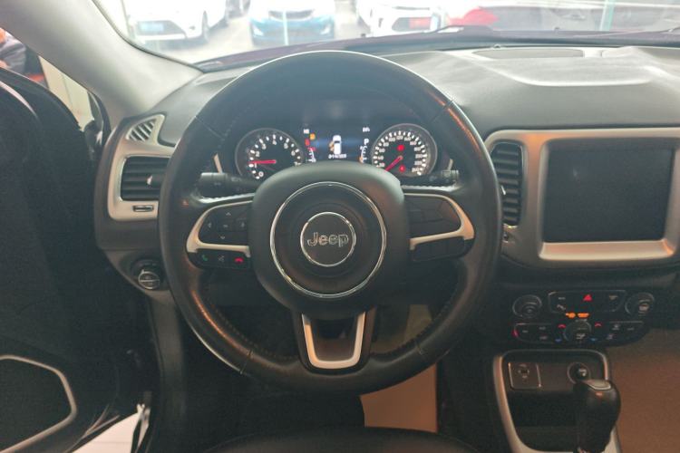 Used Jeep Compass 2017 200T Automatic Family Edition
