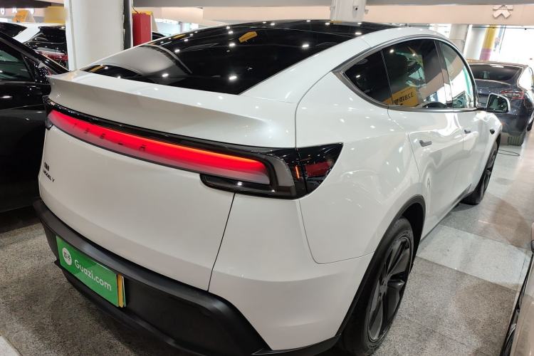 Used Tesla Model Y 2025 Rear-Wheel-Drive Version Rear Right 45 Deg