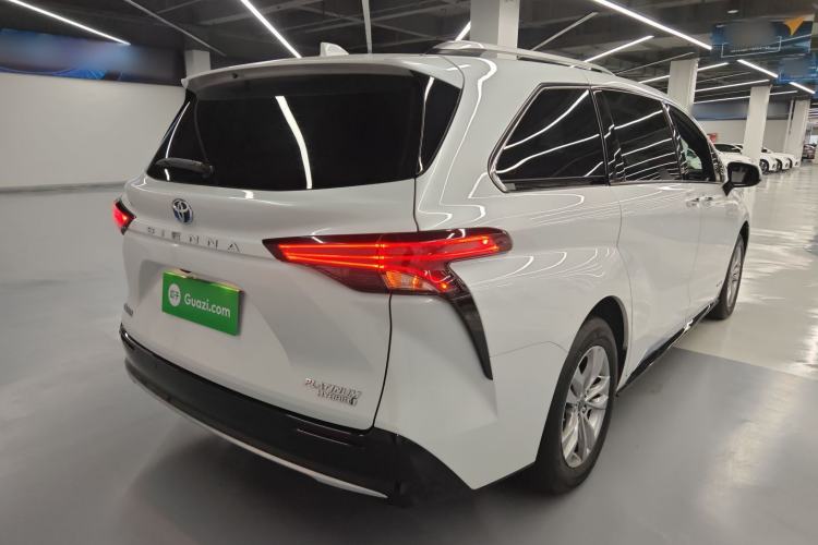 Used Toyota Sienna 2021 2.5L Hybrid Platinum Edition