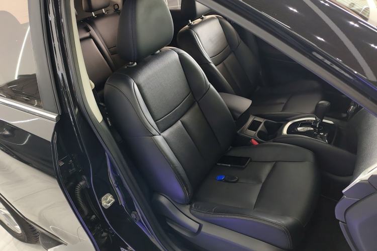 Used Nissan X-Trail 2015 2.0L CVT Comfort MAX Edition 2WD
