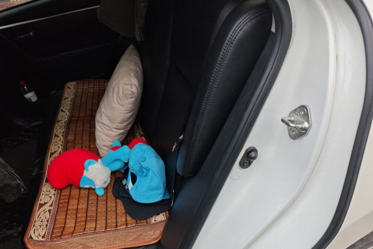 Used Toyota Levin 2017 Revised 185T CVT Elite Edition China V Standard Left Rear Seat