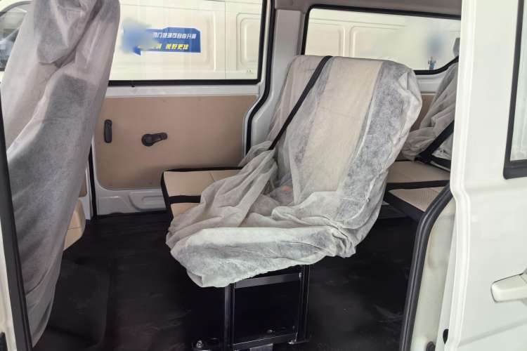 Used Kuayue Kuayue Xing V5 EV 2024 Luxury Model 6-Seater Hatchback
