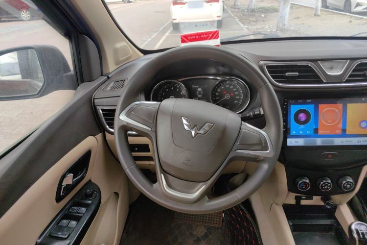 Used Wuling Hongguang 2015 1.5L S1 Comfort China V Standard Steering Wheel