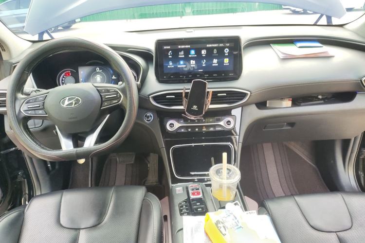 Used Hyundai Santa Fe 2020 380 TGDi Automatic Two-Wheel Drive GLS Luxury Edition Center Console