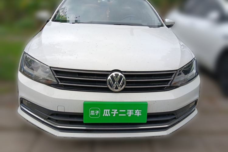 Used Volkswagen Sagitar 2017 230TSI Automatic Comfort Version
