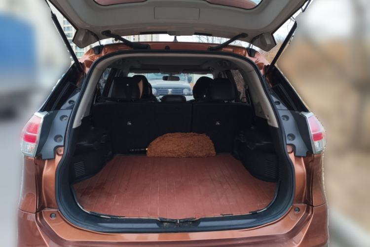 Used Nissan X-Trail 2015 2.0L CVT Comfort MAX Edition 2WD Trunk