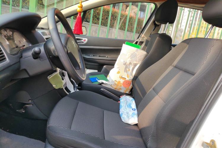 Used Peugeot 307 2012 Hatchback 1.6L Automatic Comfort Edition
