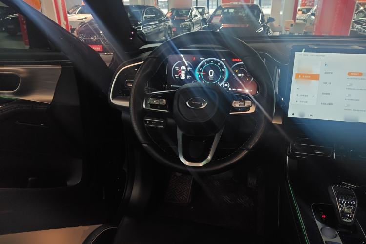 Used GAC Trumpchi GS8 2024 Linghang Series 2.0 TGDI Two-Wheel Drive Luxury Smart Connectivity Version Steering Wheel