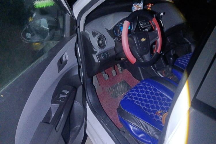 Used Chevrolet Aveo Sonic 2014 Sedan 1.4 SL MT Comfort Edition