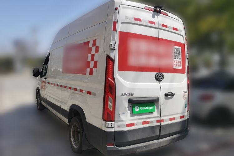 Used SAIC MAXUS Xintu V90 2024 Zhiyun 2.0T Manual Rear-Drive Extended-Wheelbase Ultra-High-Roof Model with Dual Rear Tires and 3 Seats
