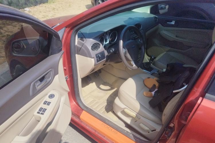 Used Ford Focus 2013 Hatchback Classic 1.8L Manual Fashion Edition Driver Seat