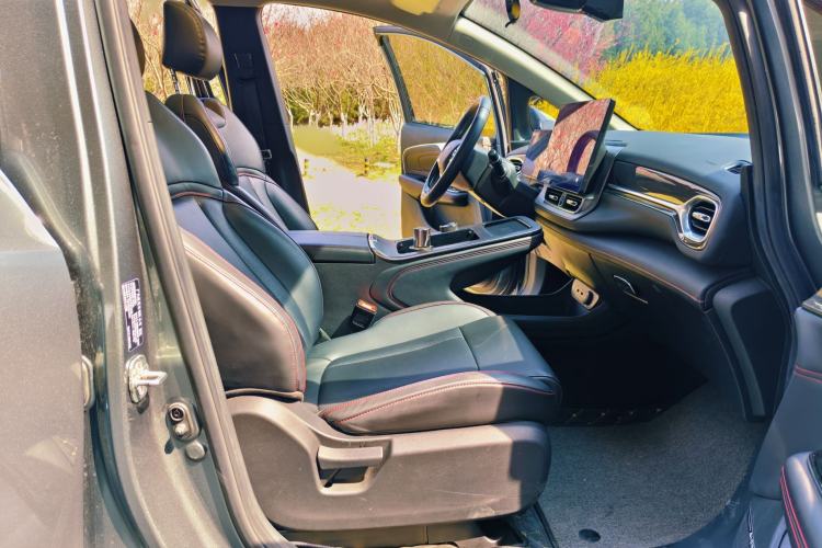 Used AION V 2022 Plus 80 Executive Edition Ternary Lithium
