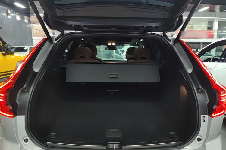 Used Volvo XC60 2023 B5 4x4 Smart Luxury Edition