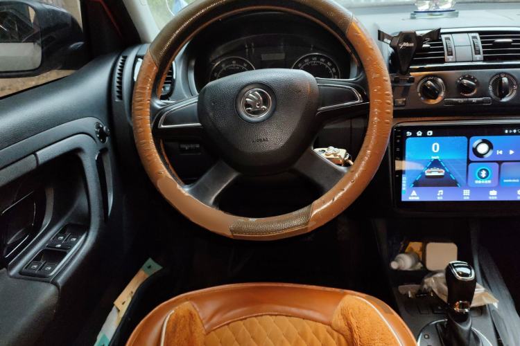 Used Skoda Fabia 2014 1.6L Automatic Monte Carlo Edition
