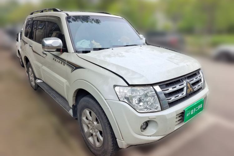Used Mitsubishi Pajero 2014 3.0L Elite Upgrade Edition Front Right 45 Deg