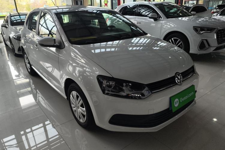 Used Volkswagen Polo 2016 1.4L Automatic Trendy Model Front Right 45 Deg