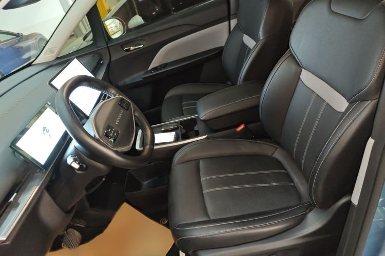 Used Venucia VX6 2023 520 Air