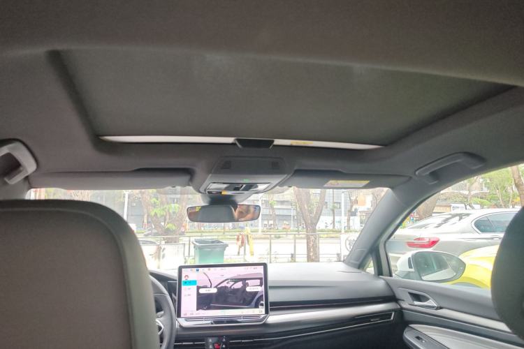 Used Volkswagen Golf 2025 300TSI R-Line Headliner