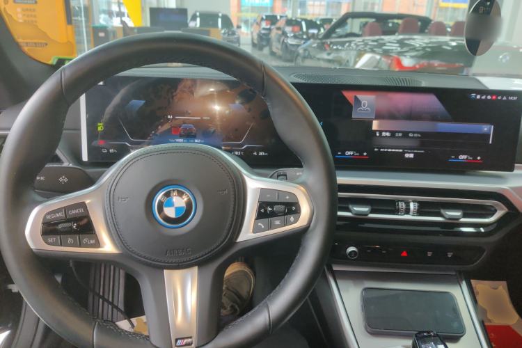 Used BMW i4 2022 eDrive40 Center Console