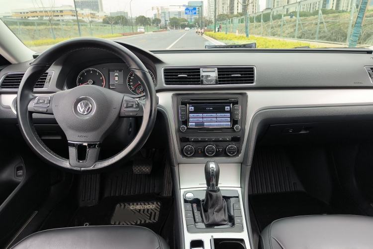 Used Volkswagen Passat 2014 1.8TSI DSG Prestige Edition Audio And AC Panel