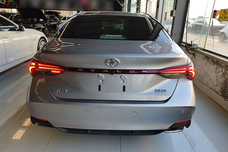 Used Toyota Avalon 2019 2.0L Ambition Edition China VI