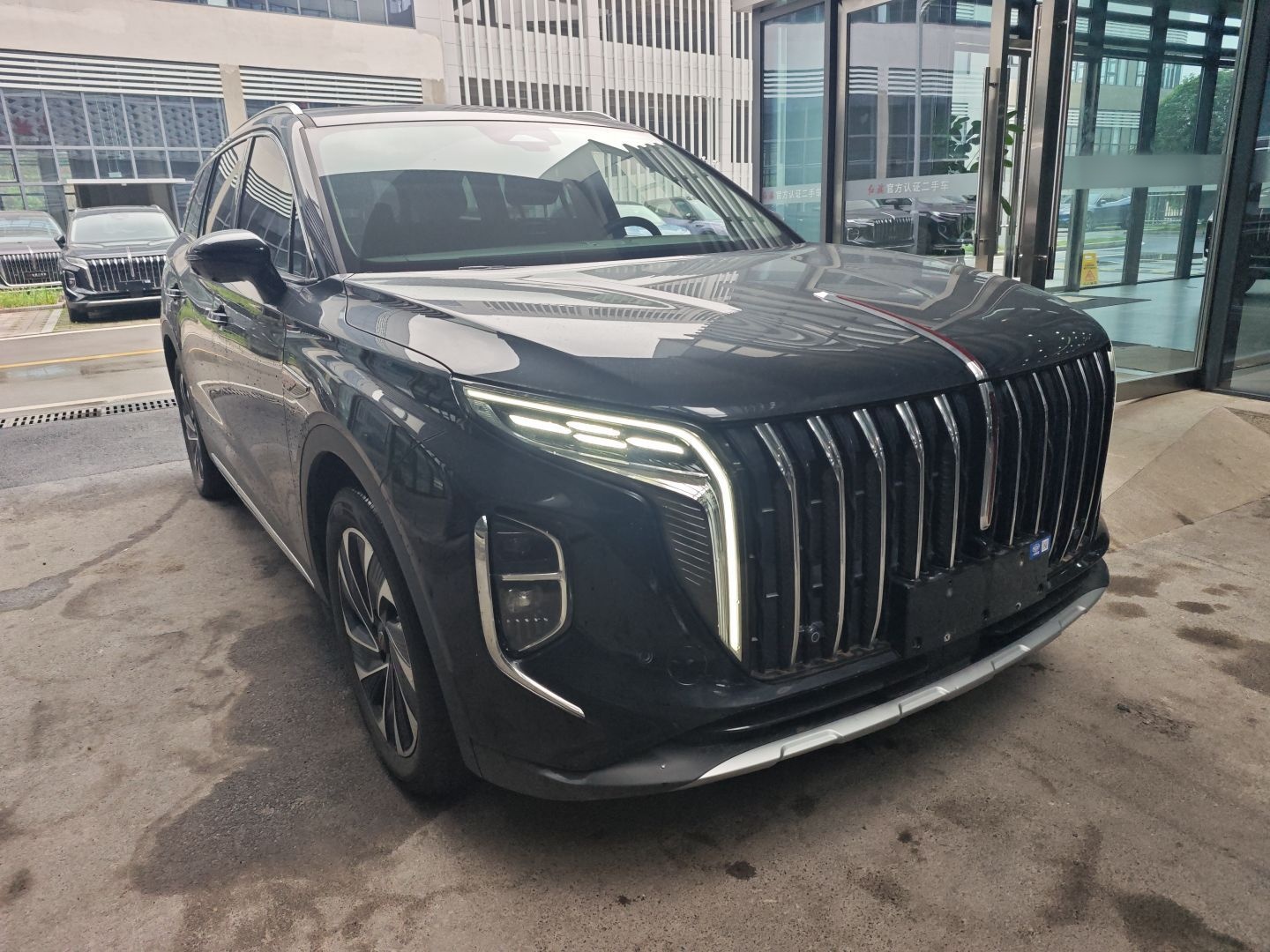 Hongqi HS7 PHEV 2024 2.0T PHEV Four-Wheel Drive Flagship Edition 6 Seats — снимка 3