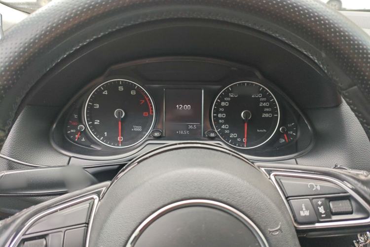 Used Audi Q5 2013 40 TFSI Technology Edition Steering Wheel