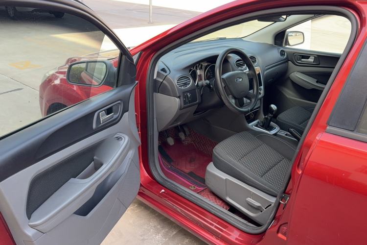 Used Ford Focus 2013 Hatchback Classic 1.8L Manual Base Model