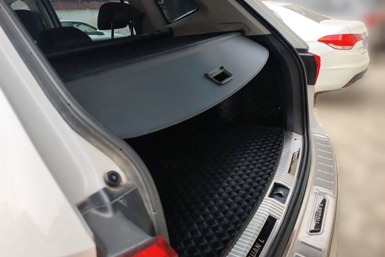 Used Volkswagen Tiguan L 2018 280TSI Automatic Two-Wheel Drive Comfort Edition Trunk