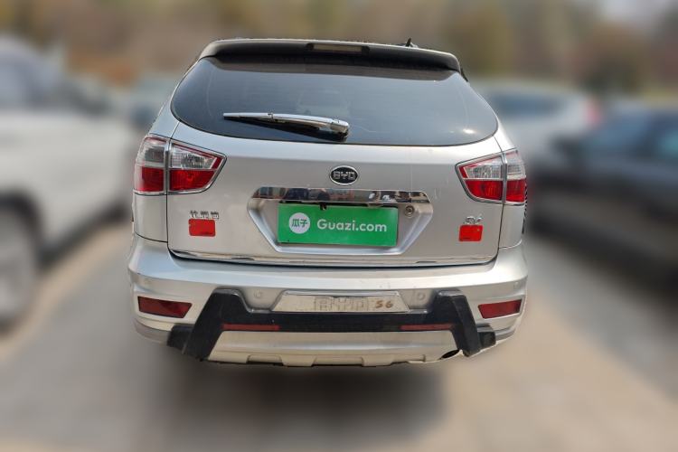 Used BYD S6 2011 2.0L Manual Luxury Edition
