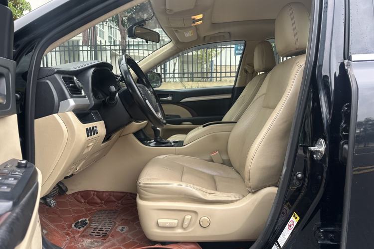 Used Toyota Highlander 2015 2.0T Four-Wheel Drive Luxury Edition 7-Seater Interior 7