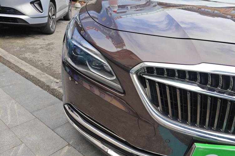 Used Buick LaCrosse 2018 28T Luxury Model Right Front Headlight