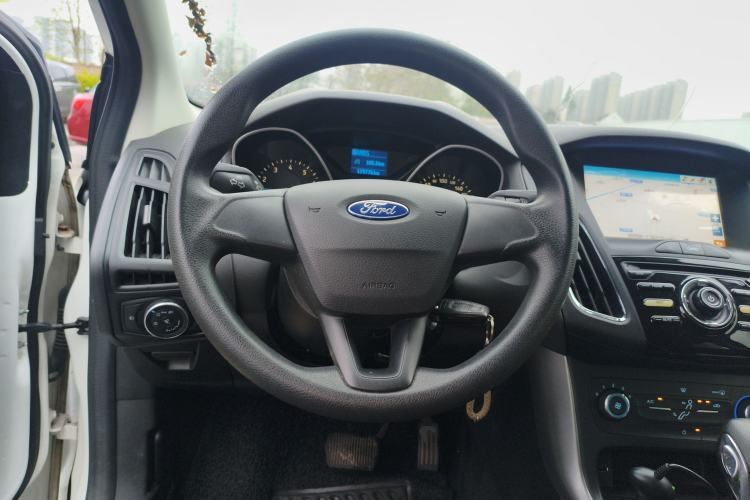 Used Ford Focus 2015 Hatchback 1.6L Automatic Comfort Model Steering Wheel