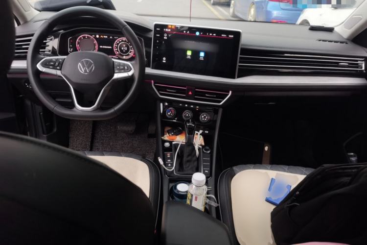 Used Volkswagen Sagitar 2023 300TSI DSG Excellence Edition Center Console