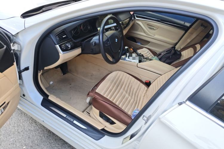 Used BMW 5 Series 2011 523Li Luxury Model
