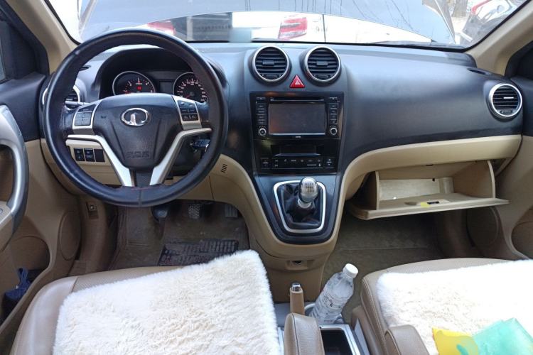 Used Haval H6 2011 Green Silence 2.0T Manual Two-Wheel Drive Urban Model
